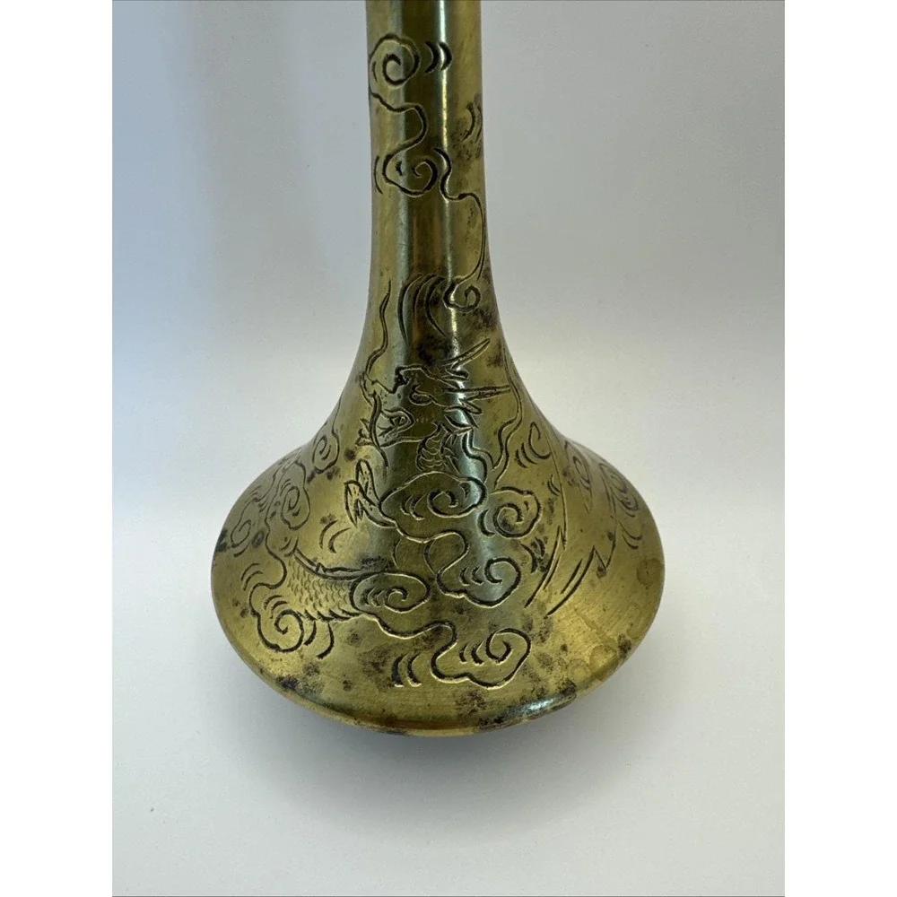 Antique engraved brass Chinese Vase etched dragon‎